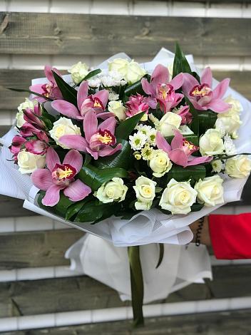 Букет цветов из: Розы и Хризантемы в Калачеевском