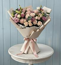 Букет цветов из:  Розы и Лизиантусы в Калачеевском