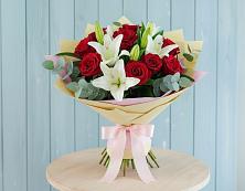Букет цветов из:  Лилии и Розы в Калачеевском