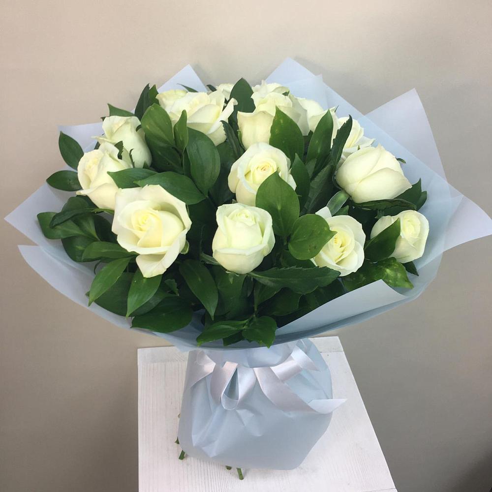 Букет 15 Белых роз Проуд в Калачеевском