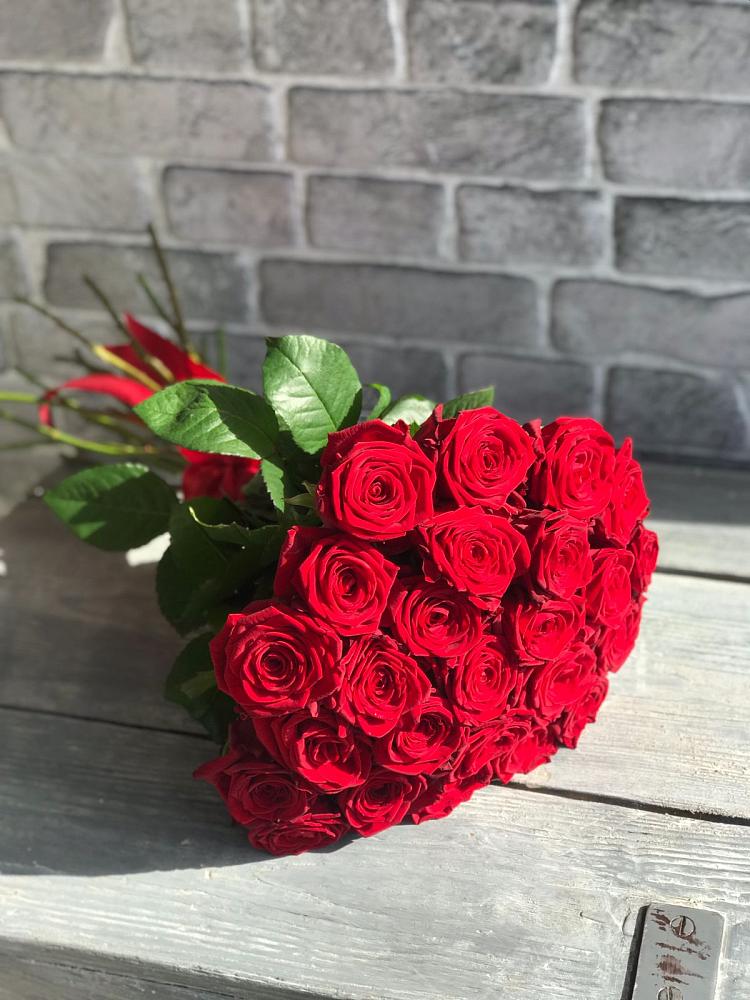 Букет Красные розы Фридом в Калачеевском