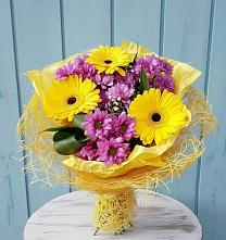 Букет цветов из:  Хризантемы и Герберы в Калачеевском