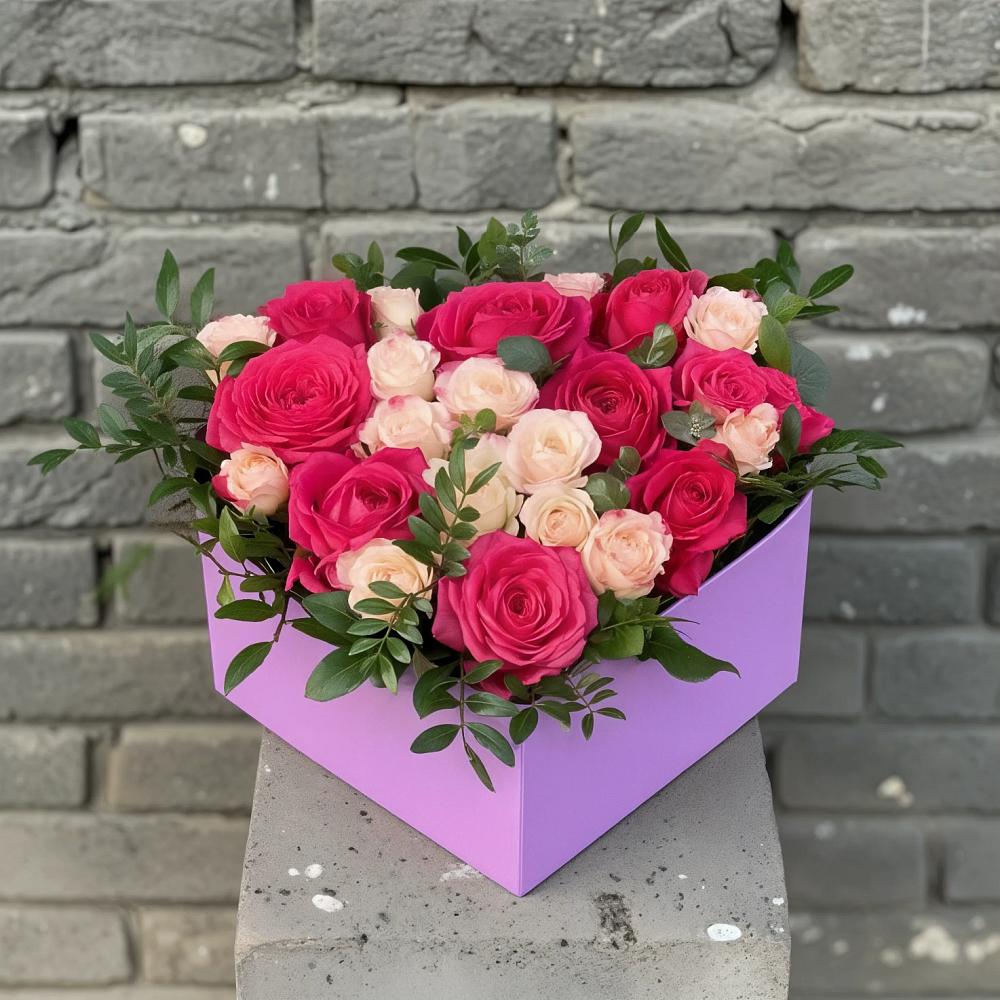 Цветочная композиция из Розы в коробке в Калачеевском