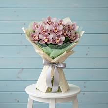 Букет цветов из:  Орхидеи и Розы #REPLACE_PRED# Калачеевском