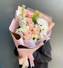 Букет цветов из:  Хризантемы и Розы в Калачеевском