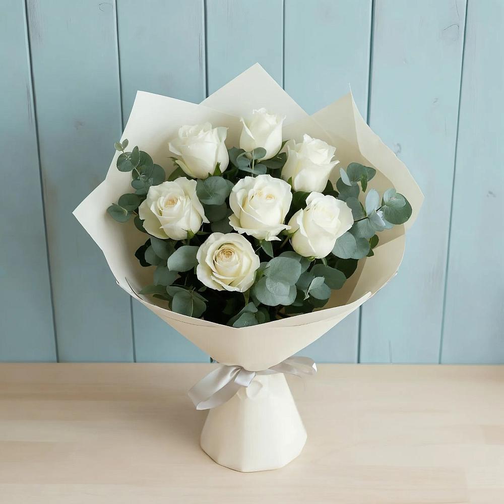 Букет Белые розы в Эвкалипте в Калачеевском