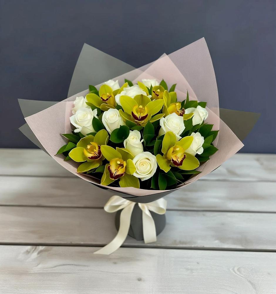 Букет цветов из: Орхидеи и Розы в Калачеевском