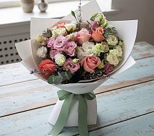 Букет цветов из:  Розы, Лизиантусы и Гвоздики #REPLACE_PRED# Калачеевском