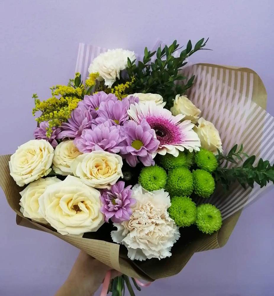 Букет цветов из: Хризантемы, Розы, Гвоздики и Герберы в Калачеевском