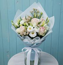 Букет цветов из:  Розы и Лизиантусы в Калачеевском