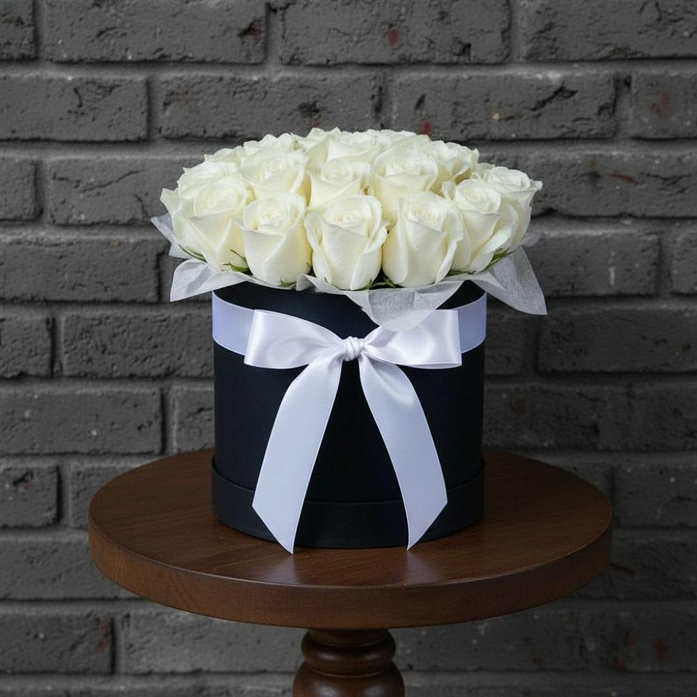 Цветочная композиция из Розы в шляпной коробке в Калачеевском