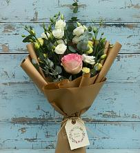 Букет цветов из:  Розы и Лизиантусы в Калачеевском