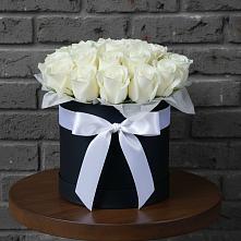 Цветочная композиция из Розы в шляпной коробке в Калачеевском